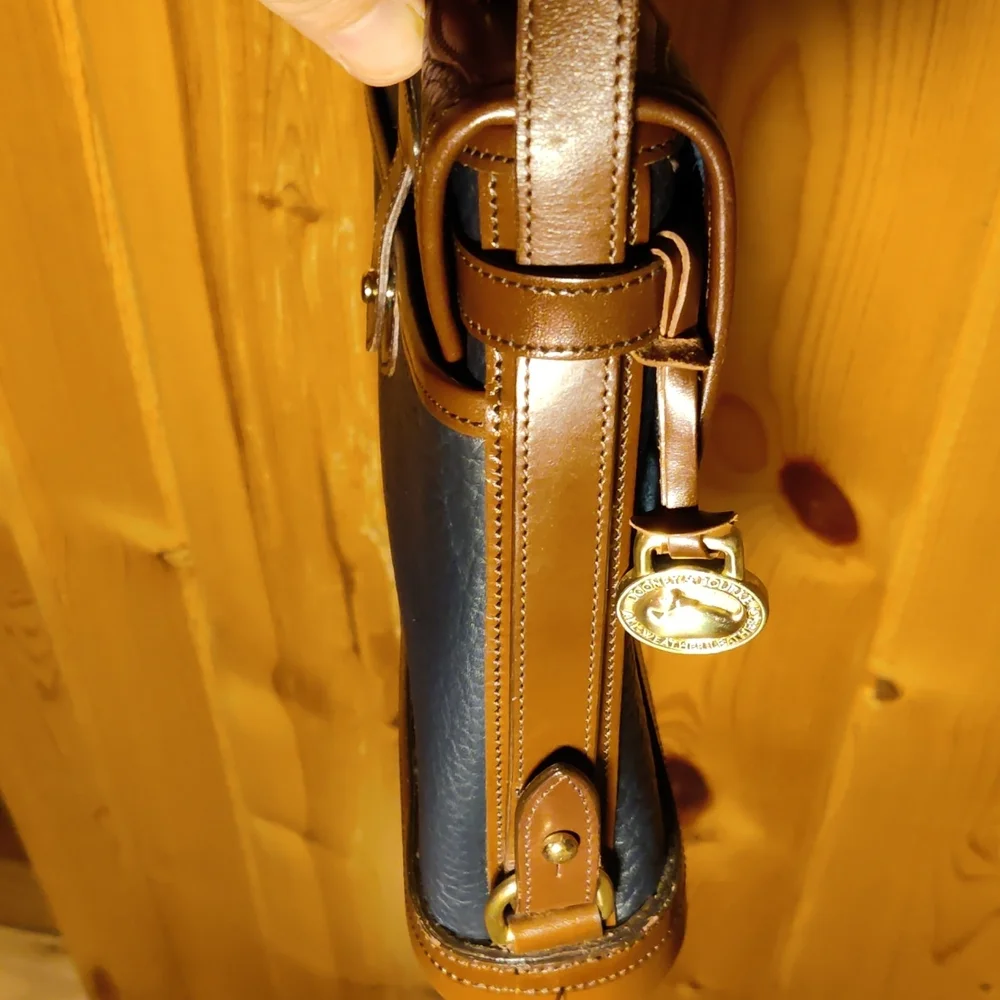 Dooney & Bourke All Weather Leather Vintage Carrier Bag - B702 - Picture 6 of 16